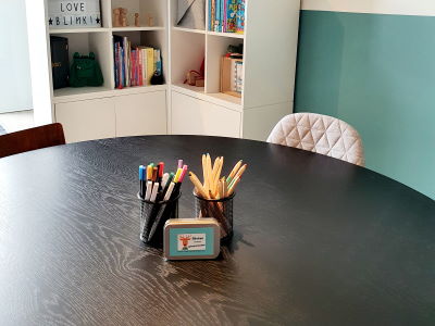 Tafel en kast